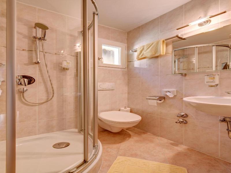 Ruster Resort image