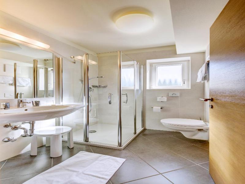 Ruster Resort image