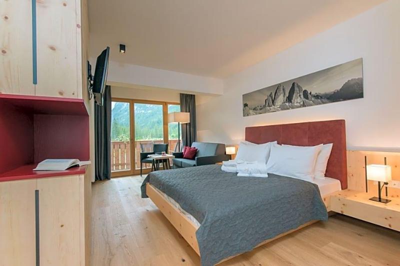 Hotels Dolomitenhof & Chalet Alte Post image