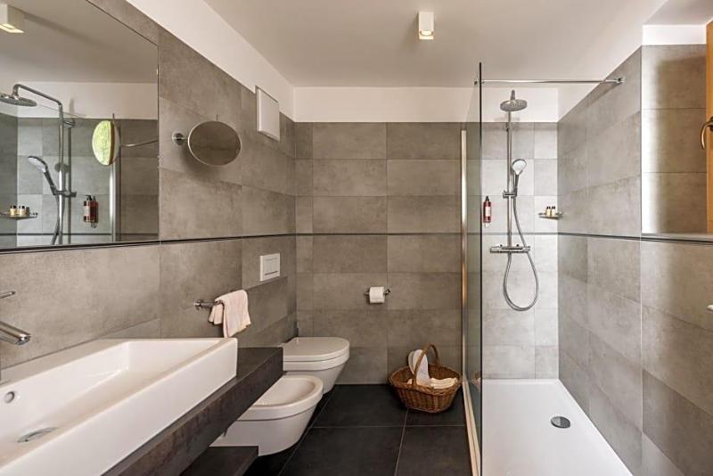 Hotels Dolomitenhof & Chalet Alte Post image