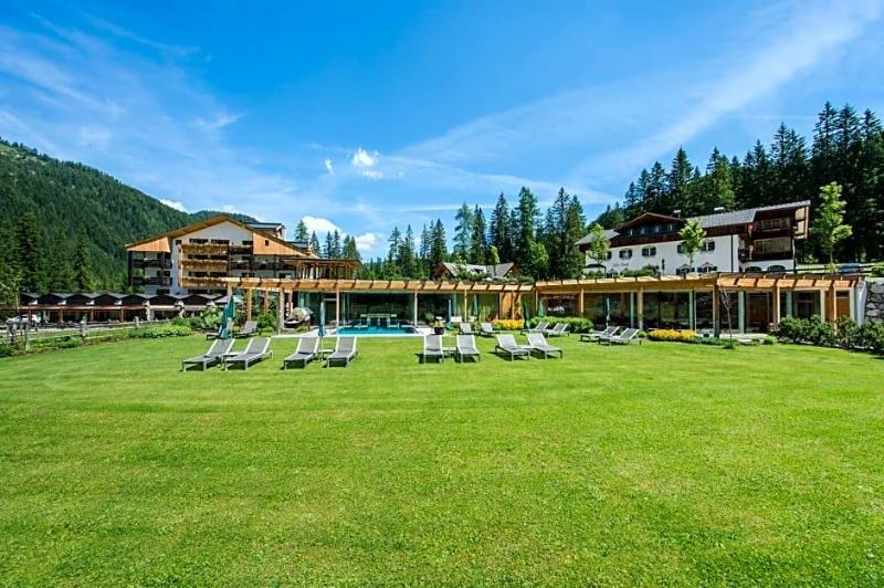 Hotels Dolomitenhof & Chalet Alte Post image
