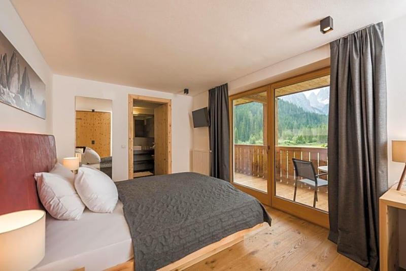 Hotels Dolomitenhof & Chalet Alte Post image