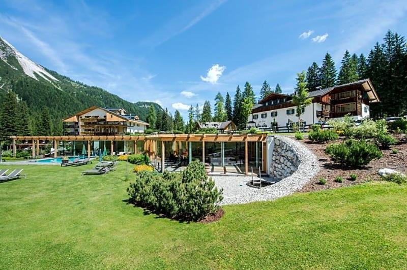 Hotels Dolomitenhof & Chalet Alte Post image