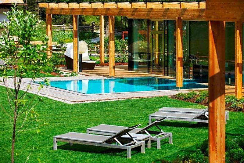 Hotels Dolomitenhof & Chalet Alte Post image
