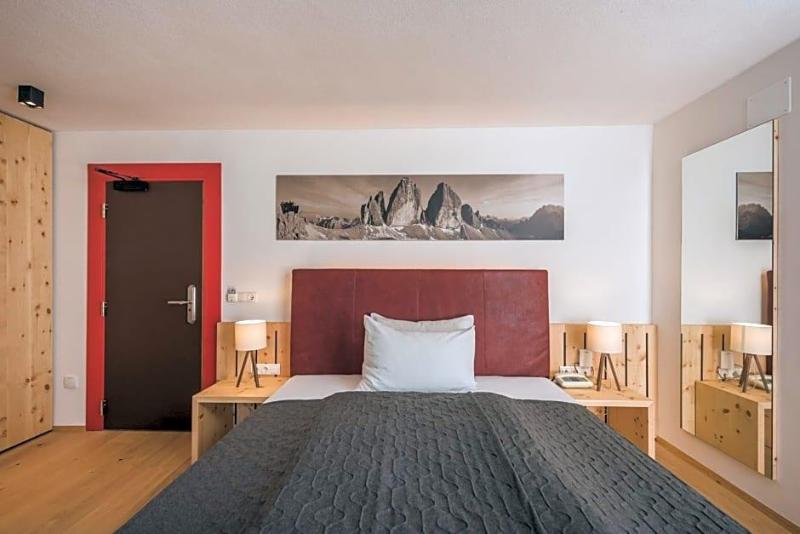 Hotels Dolomitenhof & Chalet Alte Post image