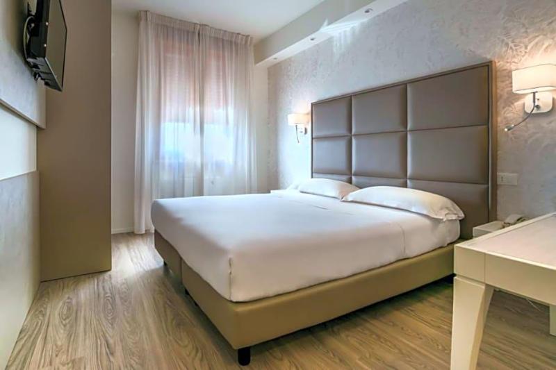 Hotel Globo image