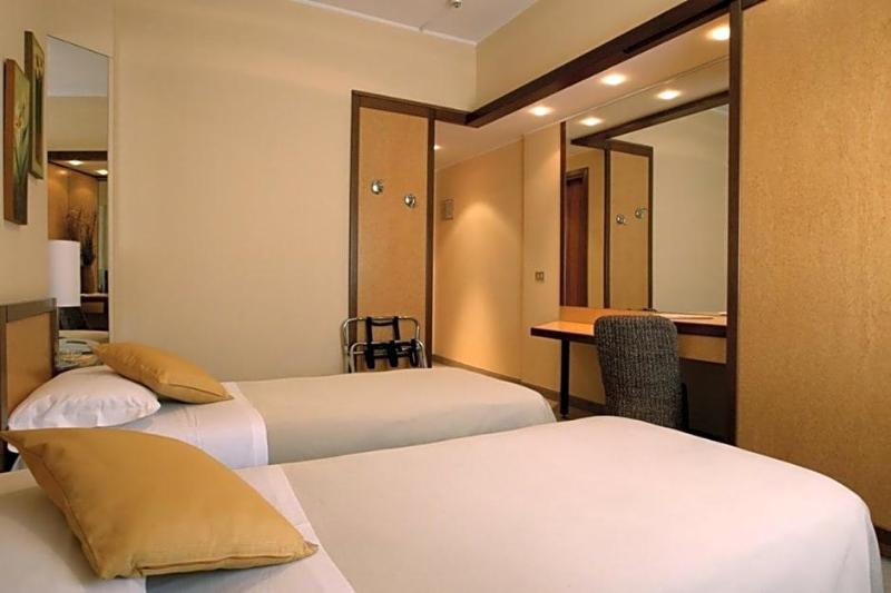 Hotel Globo image