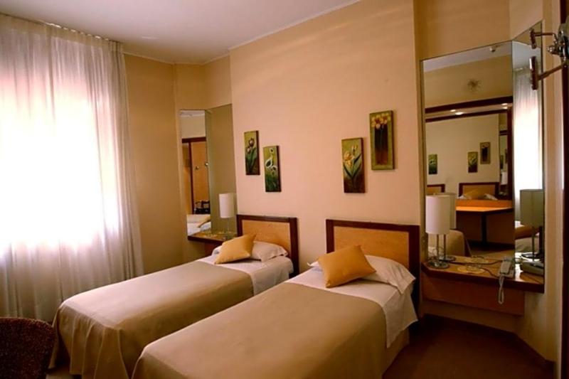 Hotel Globo image