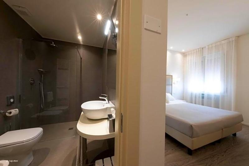 Hotel Globo image