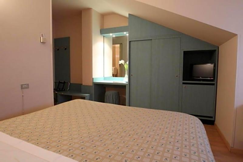Hotel Globo image