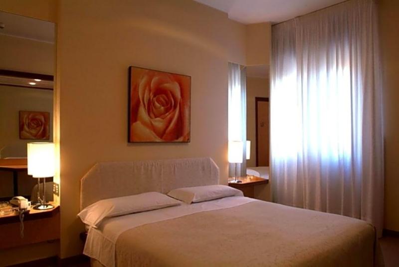 Hotel Globo image