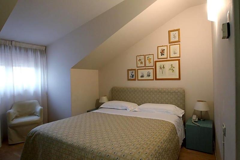 Hotel Globo image