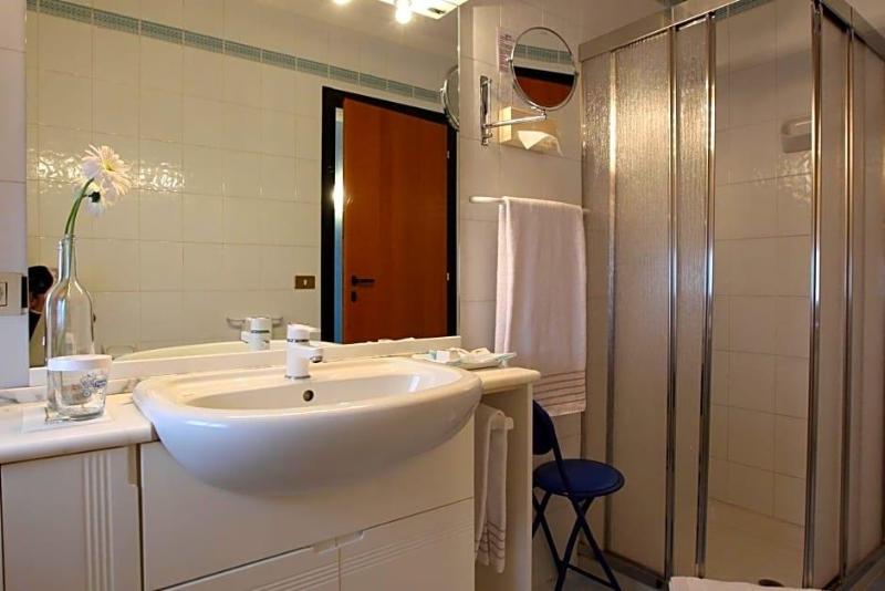 Hotel Globo image