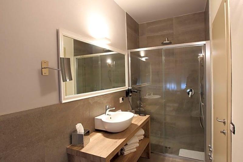 Hotel Globo image