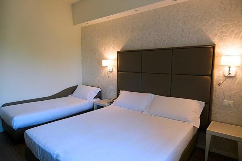 Hotel Globo image