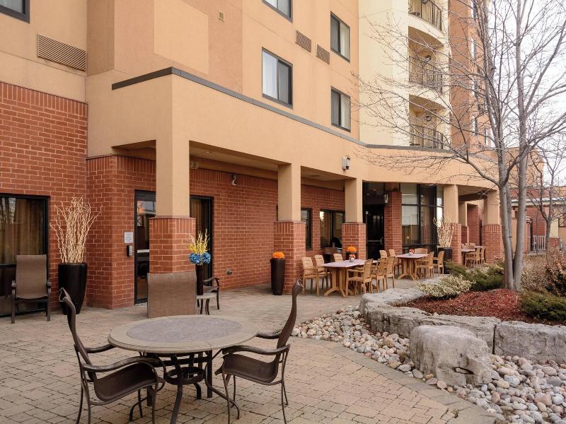 Courtyard Toronto Brampton image