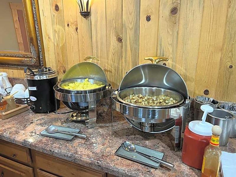 Desert Rose Inn & Cabins image