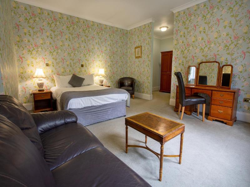 Woodlands Manor image