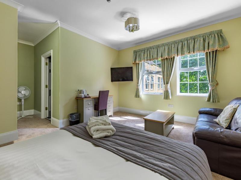 Woodlands Manor image