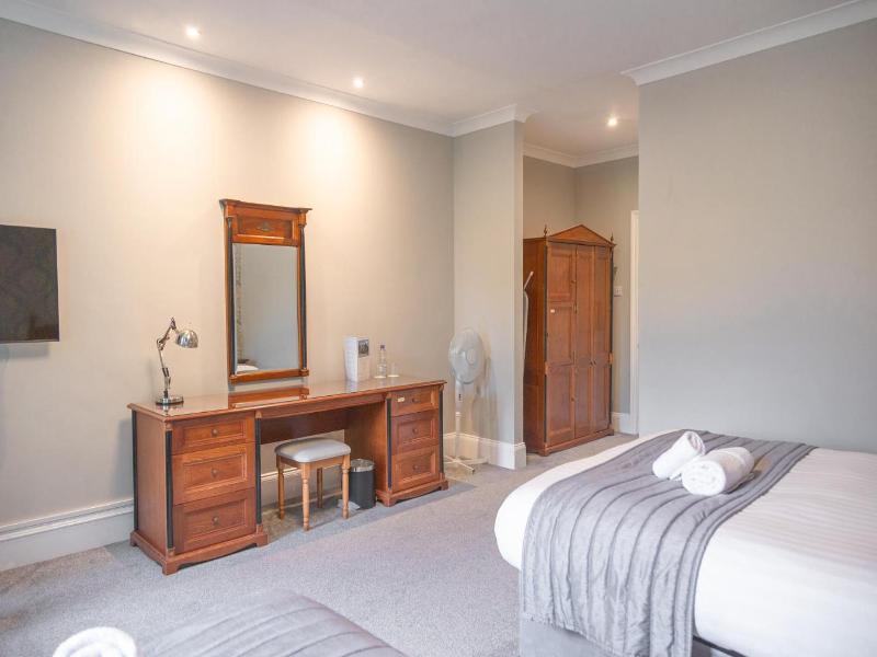 Woodlands Manor image