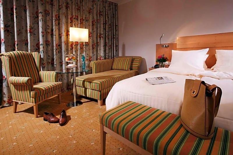 Kurpark Hotel image