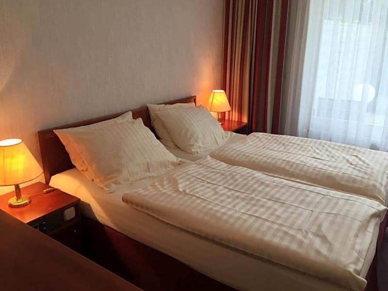 Kurpark Hotel image