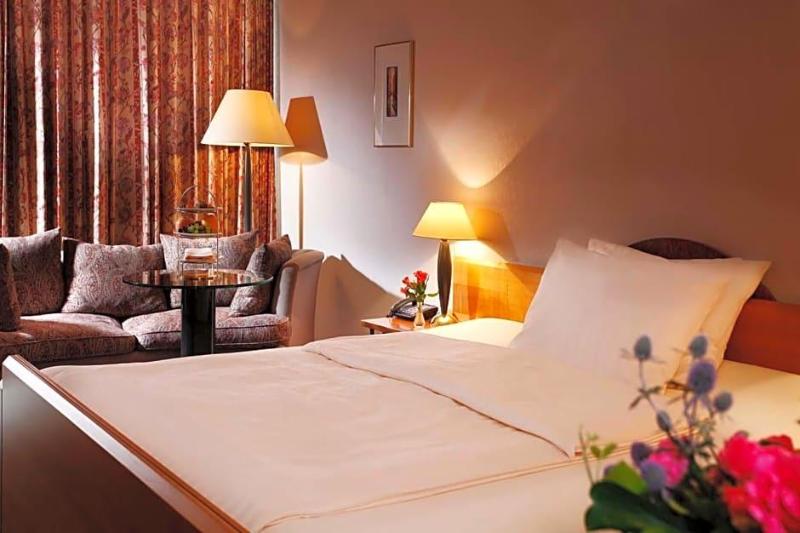 Kurpark Hotel image