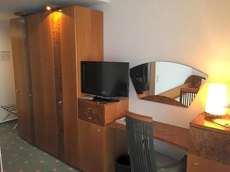 Kurpark Hotel image