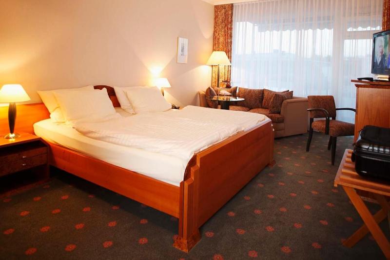 Kurpark Hotel image