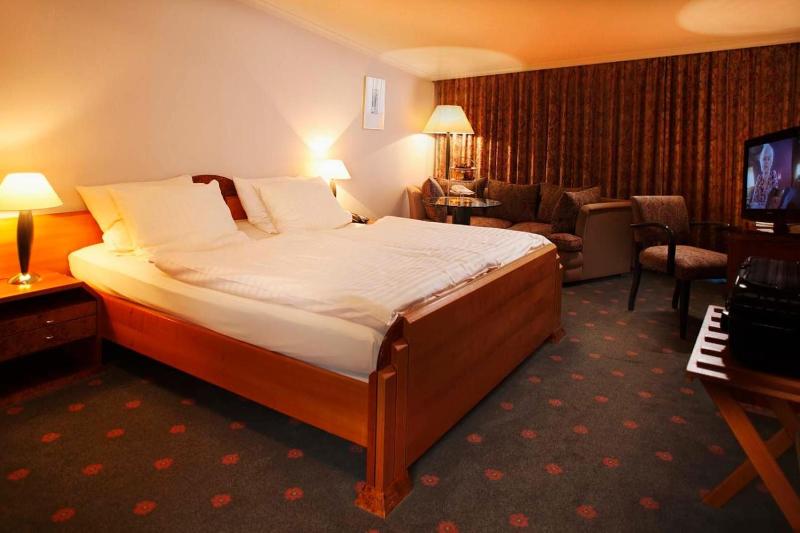 Kurpark Hotel image