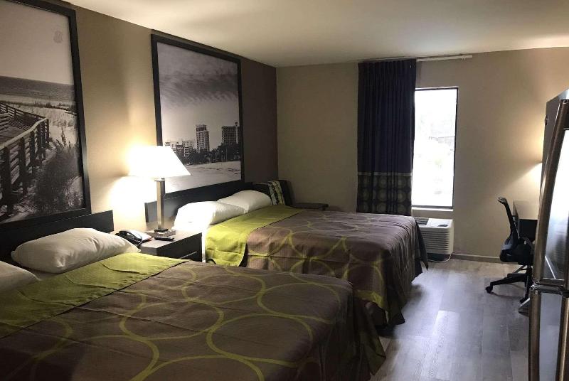 Super 8 by Wyndham Pascagoula image