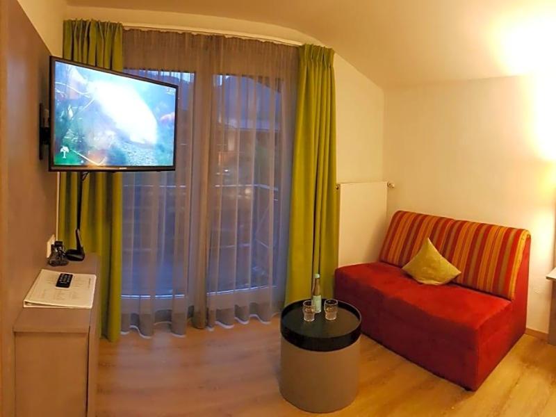 Bellevue Garni image