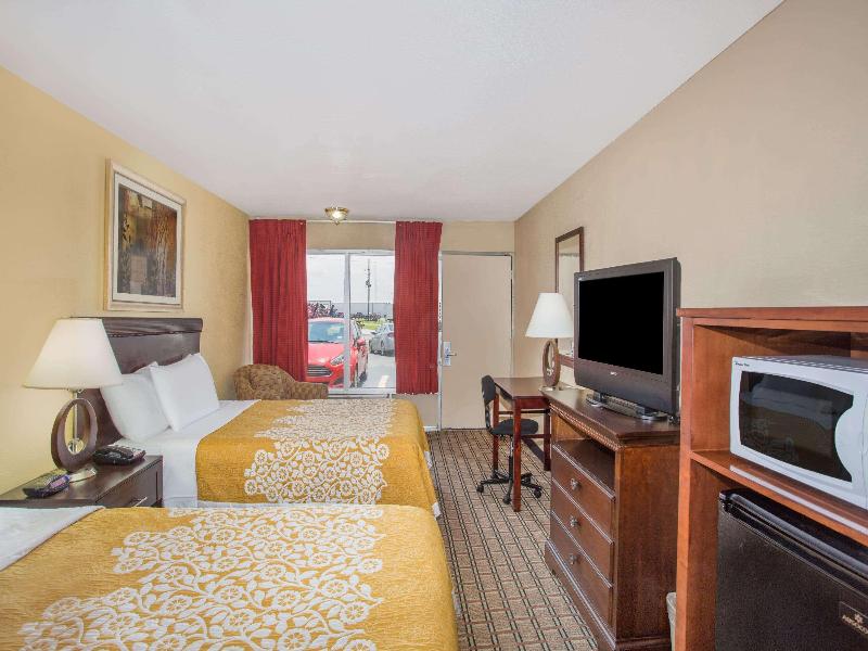 Days Inn by Wyndham Blytheville image