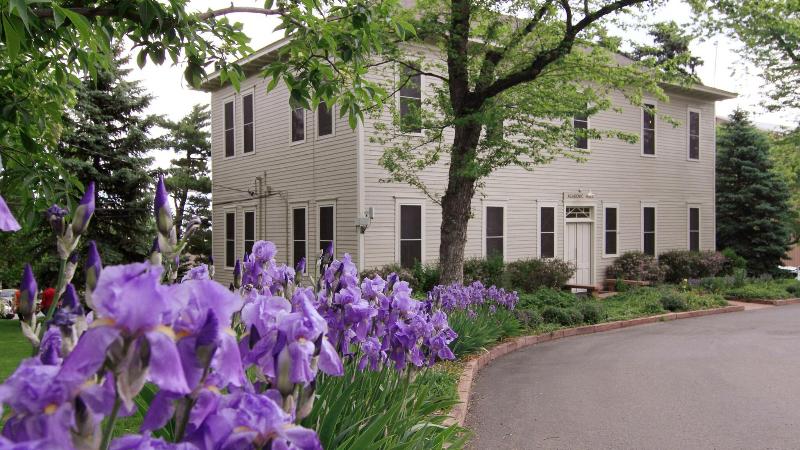 Colorado Chautauqua Cottages image