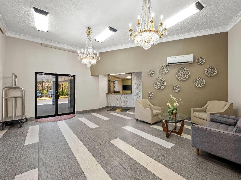 Super 8 by Wyndham Homewood Birmingham Area