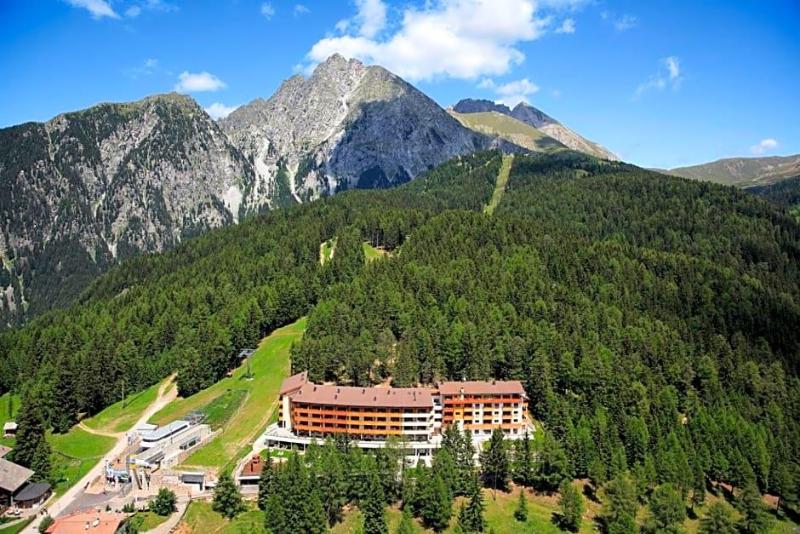Hotel Meran 2000 image