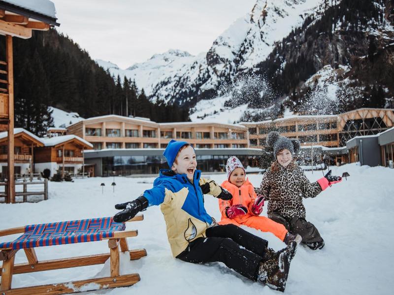 Familienhotel Feuerstein image