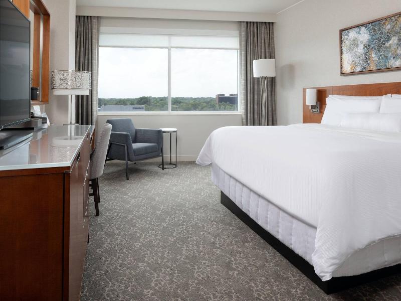 DOUBLE Accessible KING SIZE BED