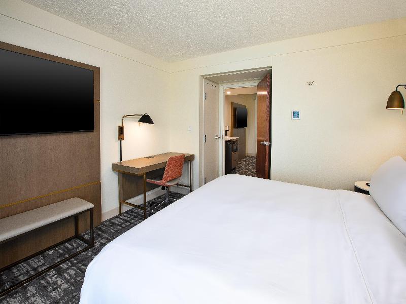 Crowne Plaza Bowling Green KY image