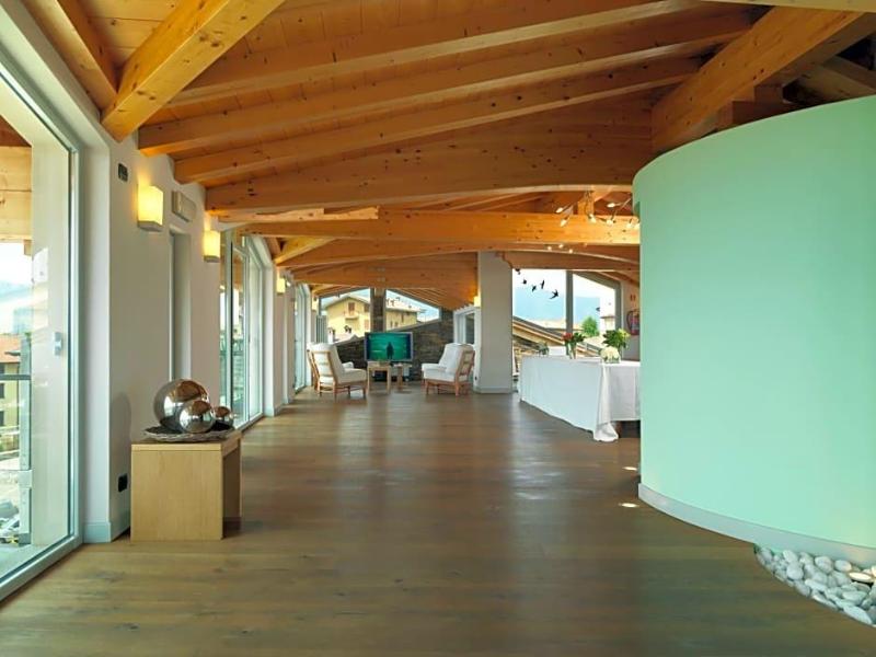 Miralago image