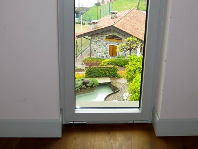 Miralago image