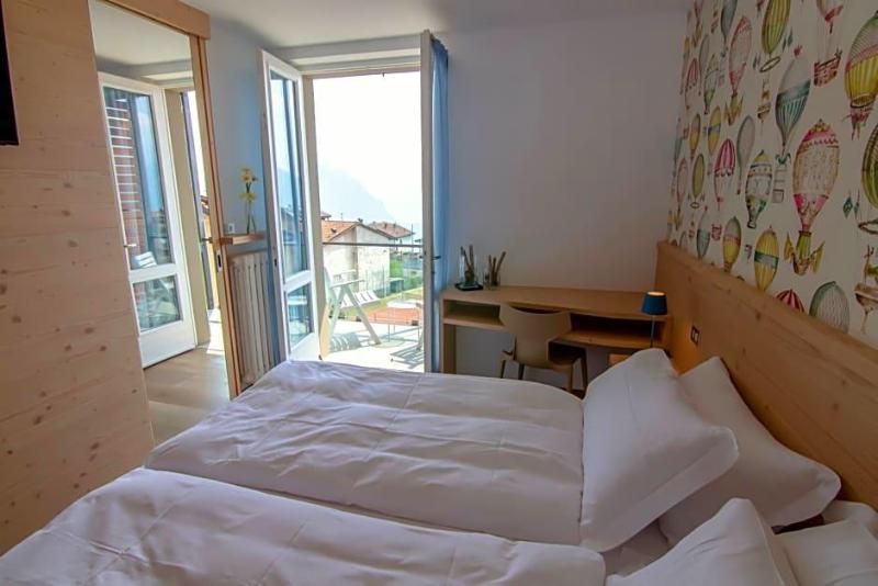 Miralago image