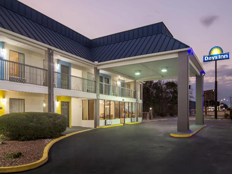 Days Inn by Wyndham Ocean Springs image