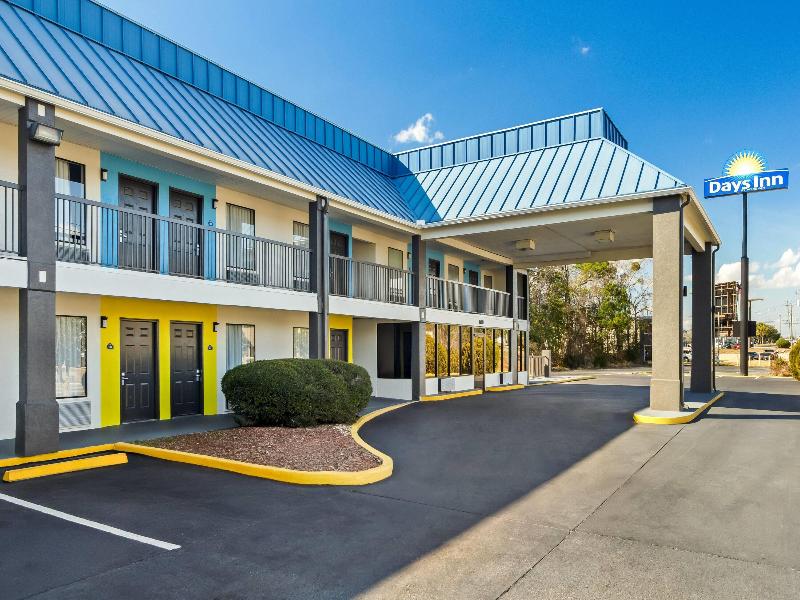 Days Inn by Wyndham Ocean Springs — general view