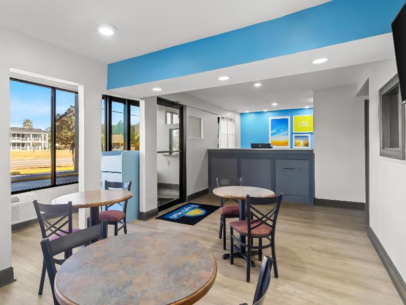 Days Inn by Wyndham Ocean Springs image