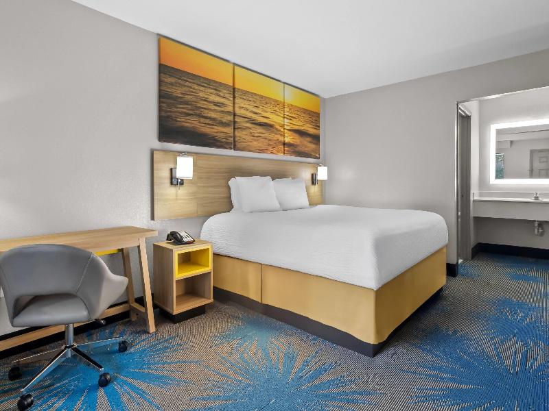 Days Inn by Wyndham Ocean Springs image