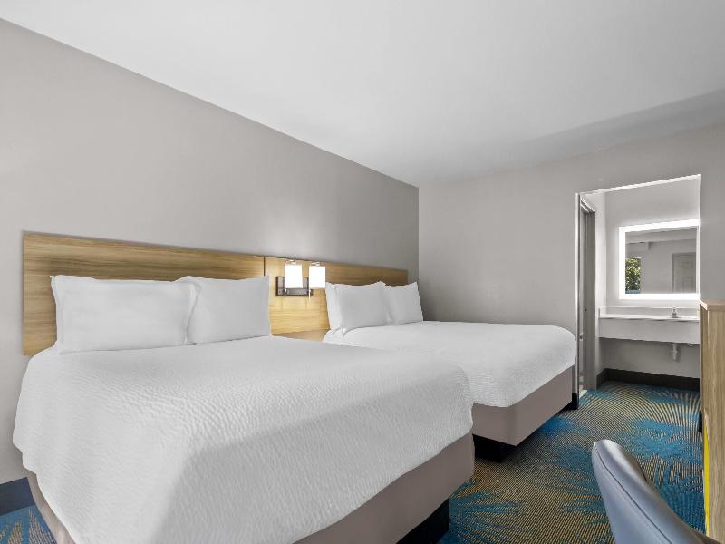 Days Inn by Wyndham Ocean Springs image