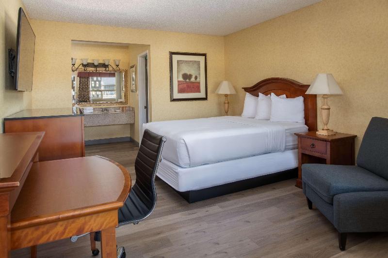 Red Lion Hotel Port Angeles Harbor image