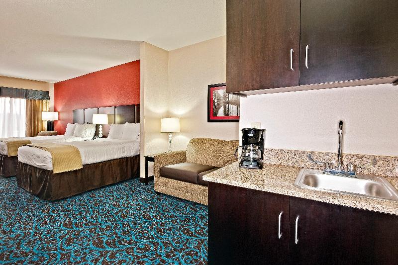 Holiday Inn Express & Suites - New Philadelphia image