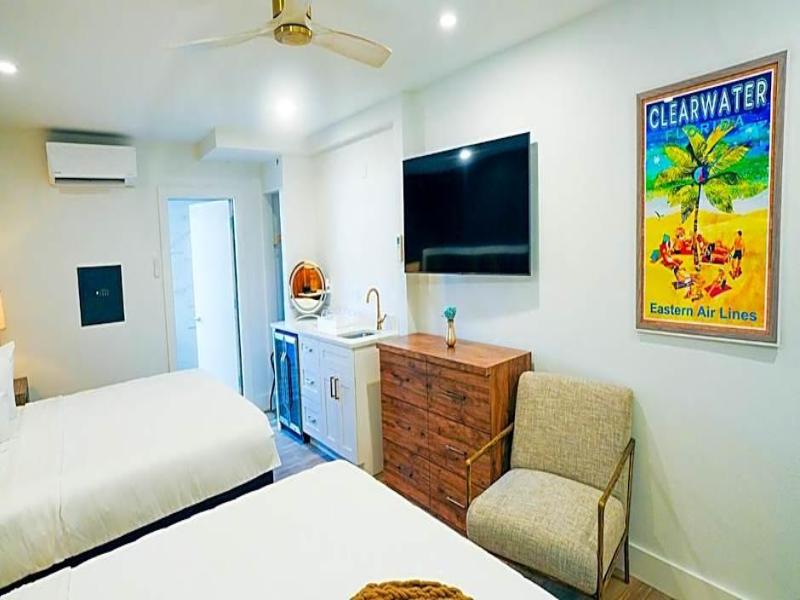 Sands Point Motel image